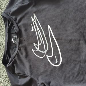 Two size 5 boys Nike tshirts bundle, black and gray